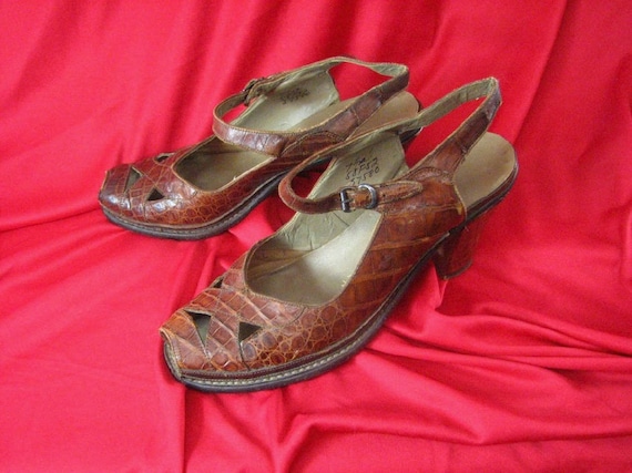 1940s Peep Toe  Alligator  Sandals ... HAND SEWN … - image 1