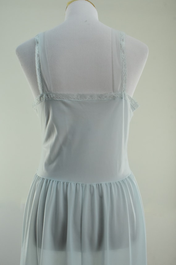 1960s Ballerina Style Embroidered Nylon Nightgown..… Gem