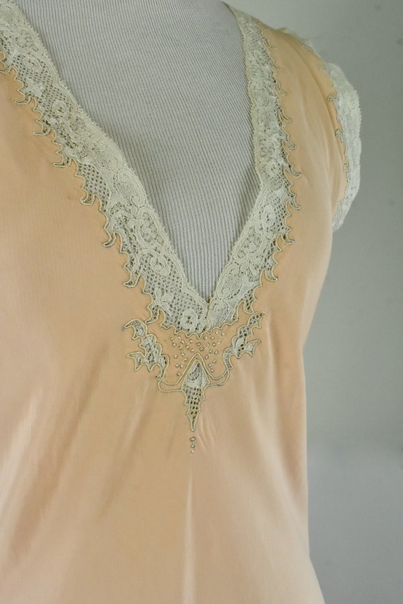 1920/30s Peach Silk & Lace Bias Cut Nightgown,,,,… - image 2