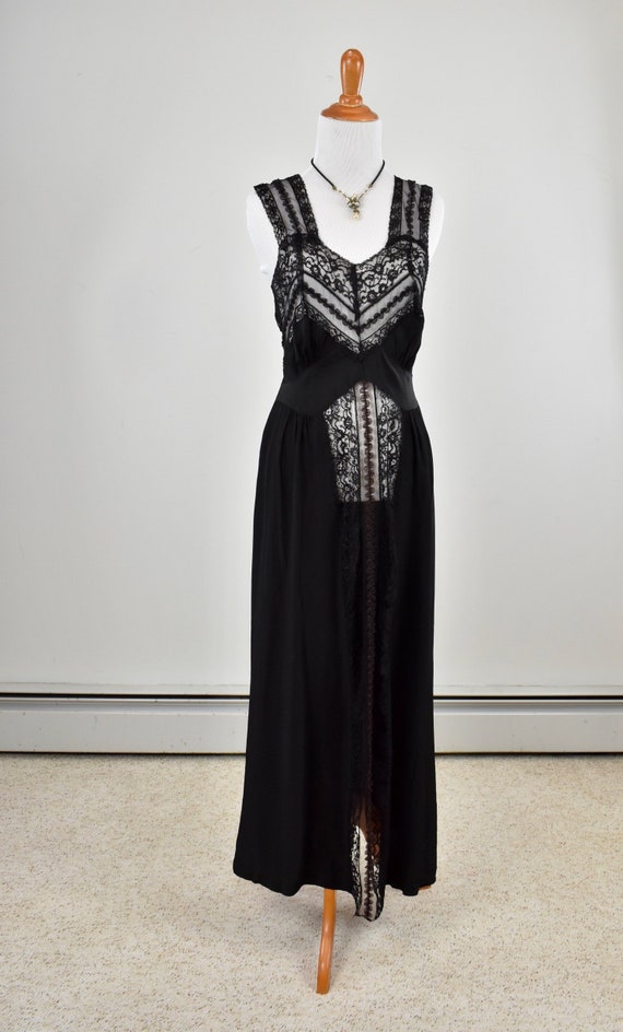 1940/50s Black Rayon & Lace Nightgown....LOVELY