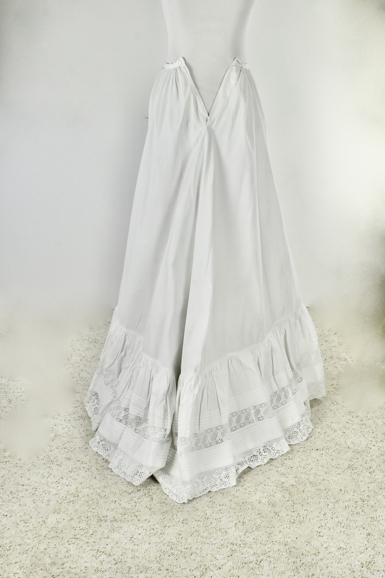 Victorian White Linen Petticoat with Hand Made LACE ....... size Small to Medium .......waist 22 inches image 8