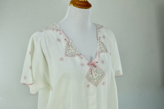 1910/20s  Ivory Linen Nightgown with Pink Embroid… - image 5