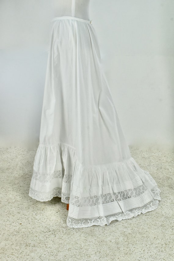 Victorian White Linen Petticoat with Hand Made LA… - image 6