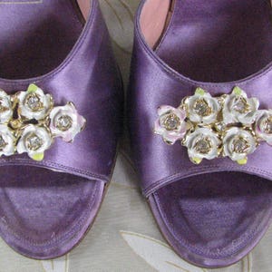 1950s NEWTON ELKIN  Purple Satin Heels with Metal Floral Accent......  size 6 1/2 N
