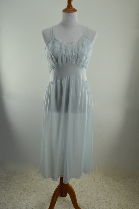 1960s Ballerina Style Embroidered Nylon Nightgown..… Gem