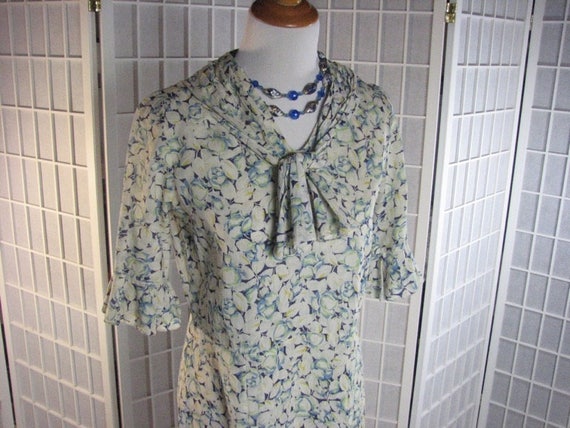 1920/30s Floral Dress ..... FABULOUS FABRIC.....