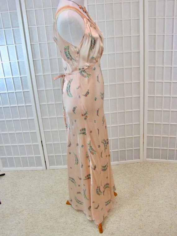 1930s Peach Silk Charmeuse Bias Cut Nightgown....… - image 7