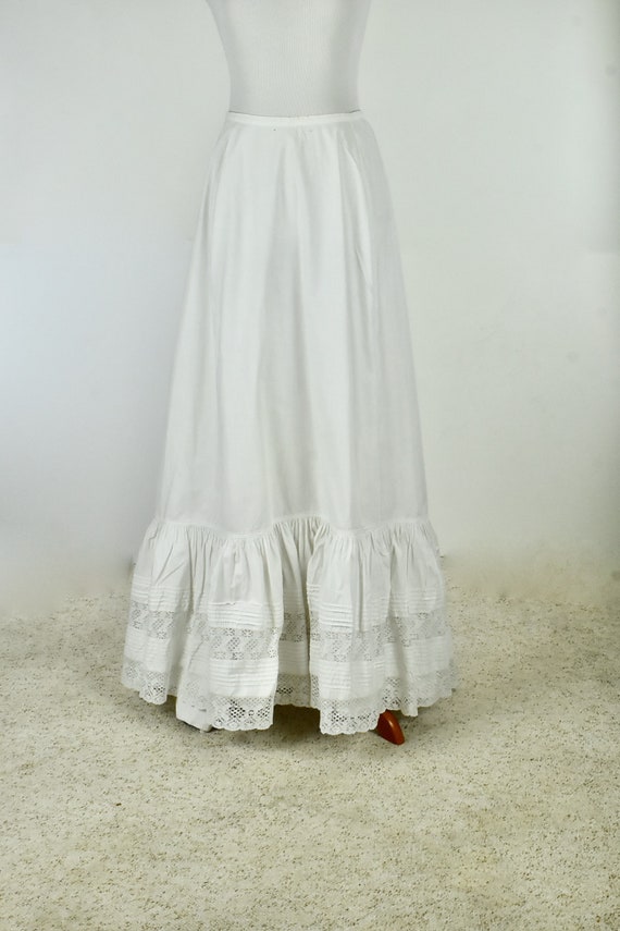 Victorian White Linen Petticoat with Hand Made LA… - image 2