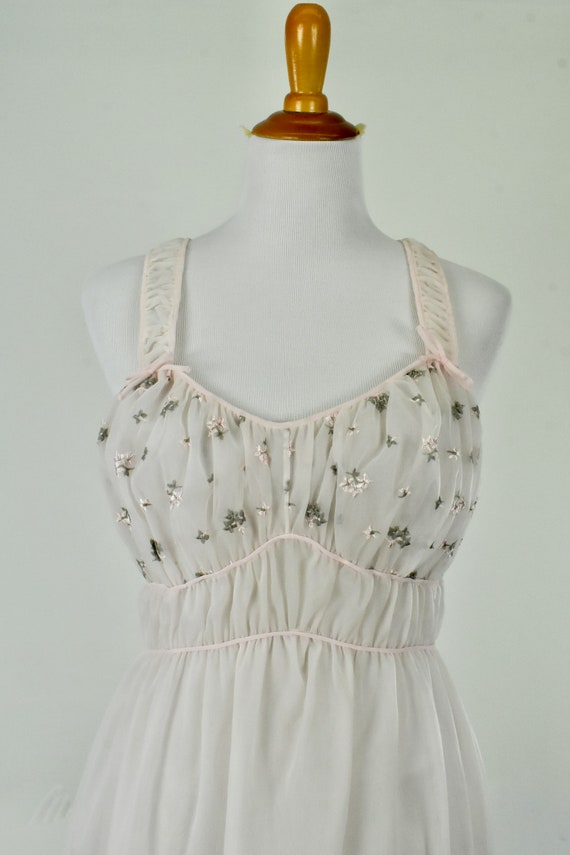 1950/60s Blush Pink EMBROIDERED Nylon Tricot  Nig… - image 1