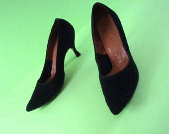 Tacones de ante negro MARIO VALENTINO de los años 50... talla 6 1/2