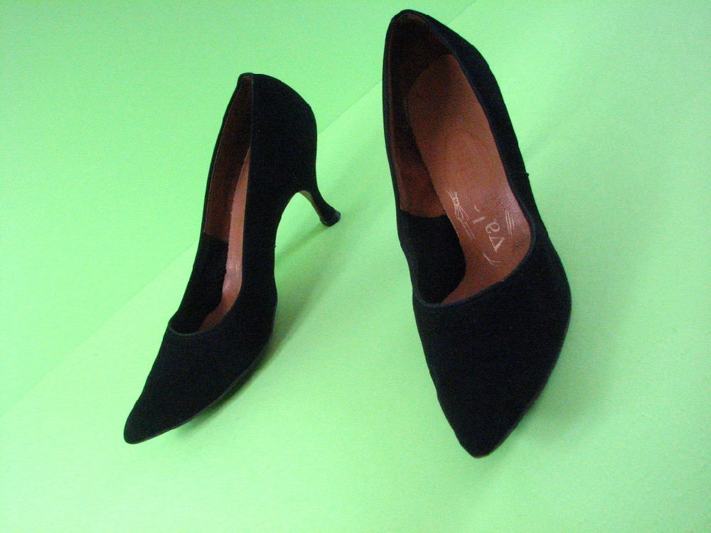 1950s MARIO VALENTINO Black Suede Heels 