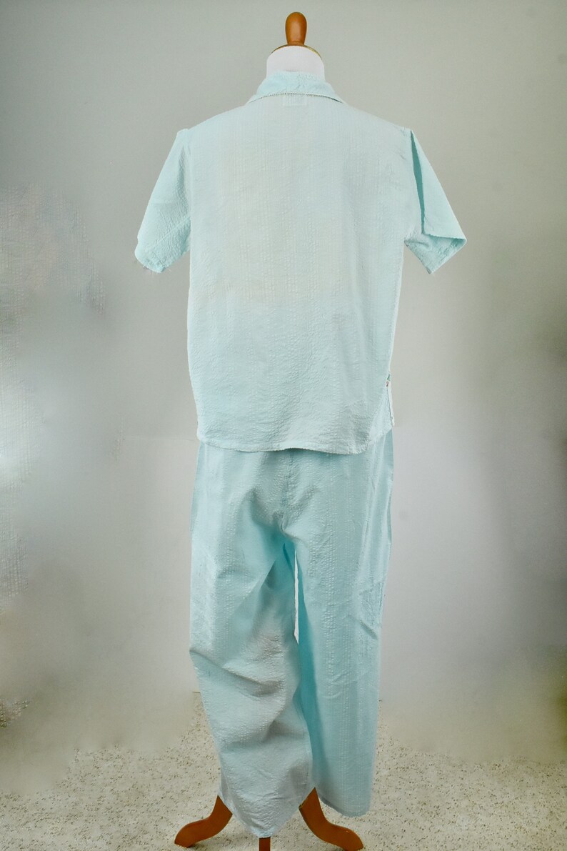 1950s Seersucker Pajamas with Blue /& Pink Flowers... New Old Stock........size 36 LARGE