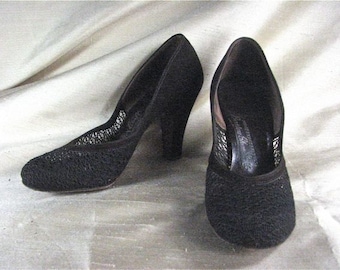 1930s Brown Suede Heels............size 5 1/2 to 6 M