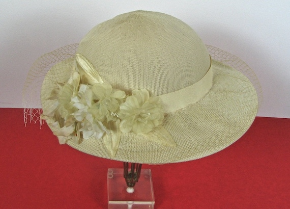 1930s Summer Floral Hat......size Small