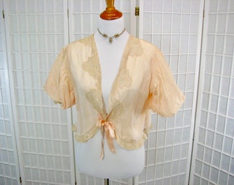 1920/30s Peach Silk Rayon Bed Jacket / Blouse  ....  Chantilly Lace & Puff Sleeves......   size Medium