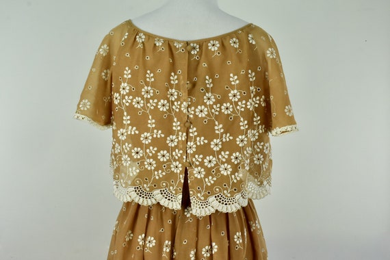 1970s RONA Prairie EMBROIDERED /  Eyelet Muslin D… - image 6