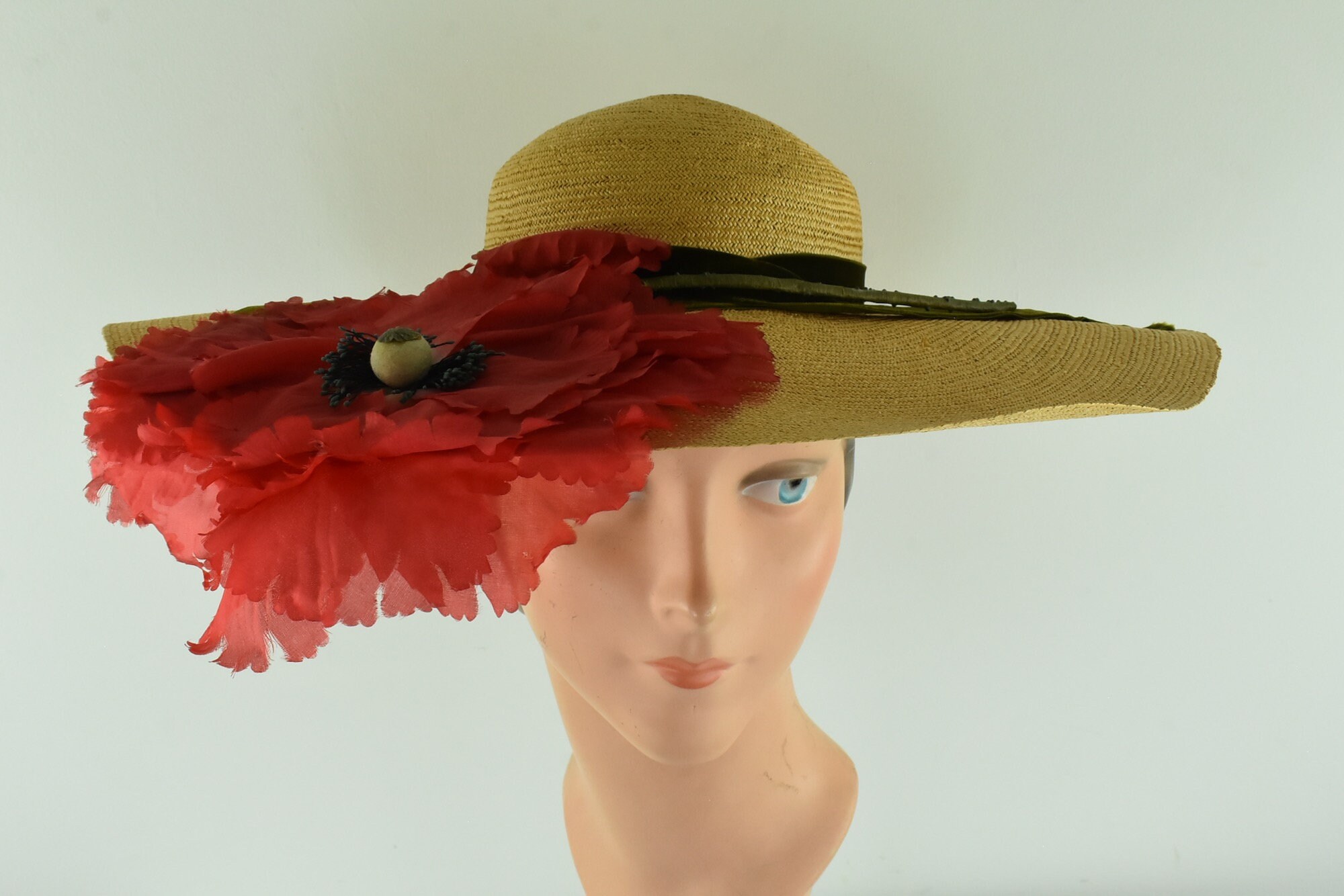 ALLURING 1940s\' BLACK STRAW FEDORA TRIMMED WITH VELOUR AND YELLOW FABRIC FLOWERS 1940 main image 3