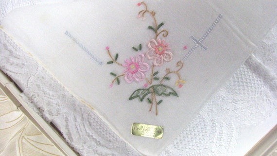 Set of 3 1950/60s White Cotton Handkerchiefs  Han… - image 2