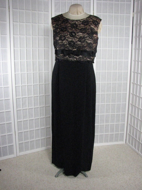 1950/60s Black Sleeveless Gown with Elegant Lace … - image 2