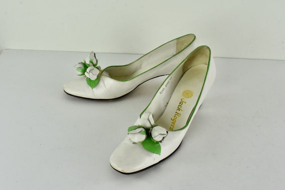 white leather pumps size 6