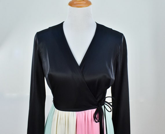 1960/70s Vanity Fair Nylon Robe ...... Stripes & A