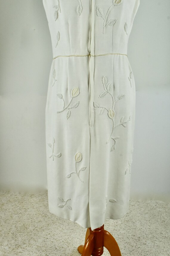 1960s Gorgeous Hand Beaded Ivory Linen Dress.....… - image 7