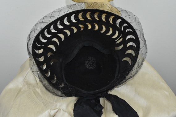 1930s Black  PEEK -a BOO  Hat with Fabulous Cut W… - image 6