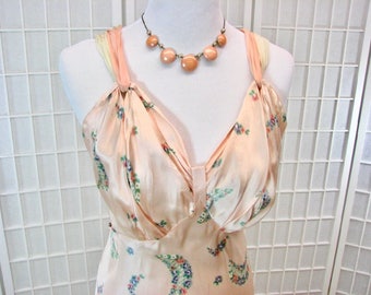 1930s Peach Silk Charmeuse Bias Cut Nightgown............size  Medium / 34........   GORGEOUS & ALLURING
