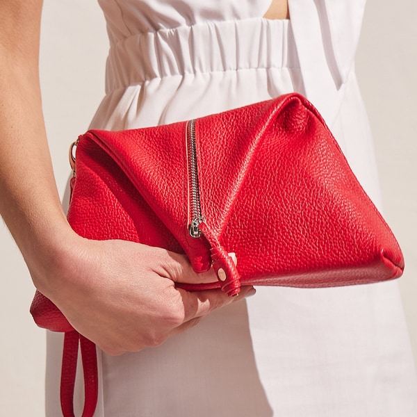 Pochette rouge, pochette en cuir, pochette de soirée, sac à main rouge, pochette rouge pour femme, pochette rouge, « Aliki » réalisé sur commande