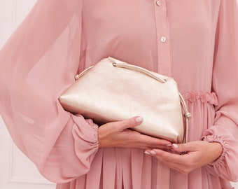 Guldfärgad läderväska med kedja, guldfärgad aftonväska, mini-toteväska, "Paulina", specialtillverkad