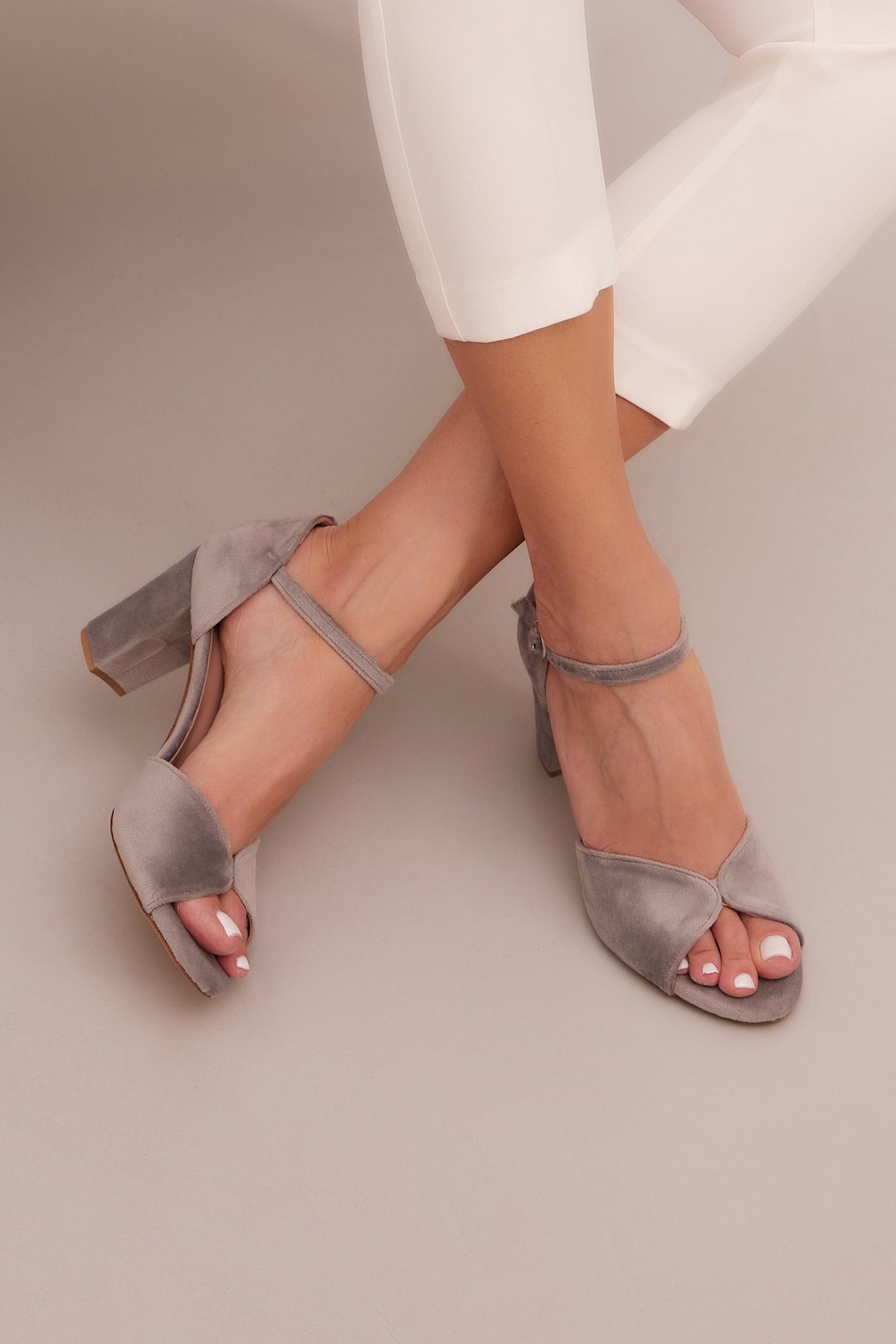 Graue Hochzeitsschuhe, Samt Brautschuhe, Peep Toe Heels, Graue