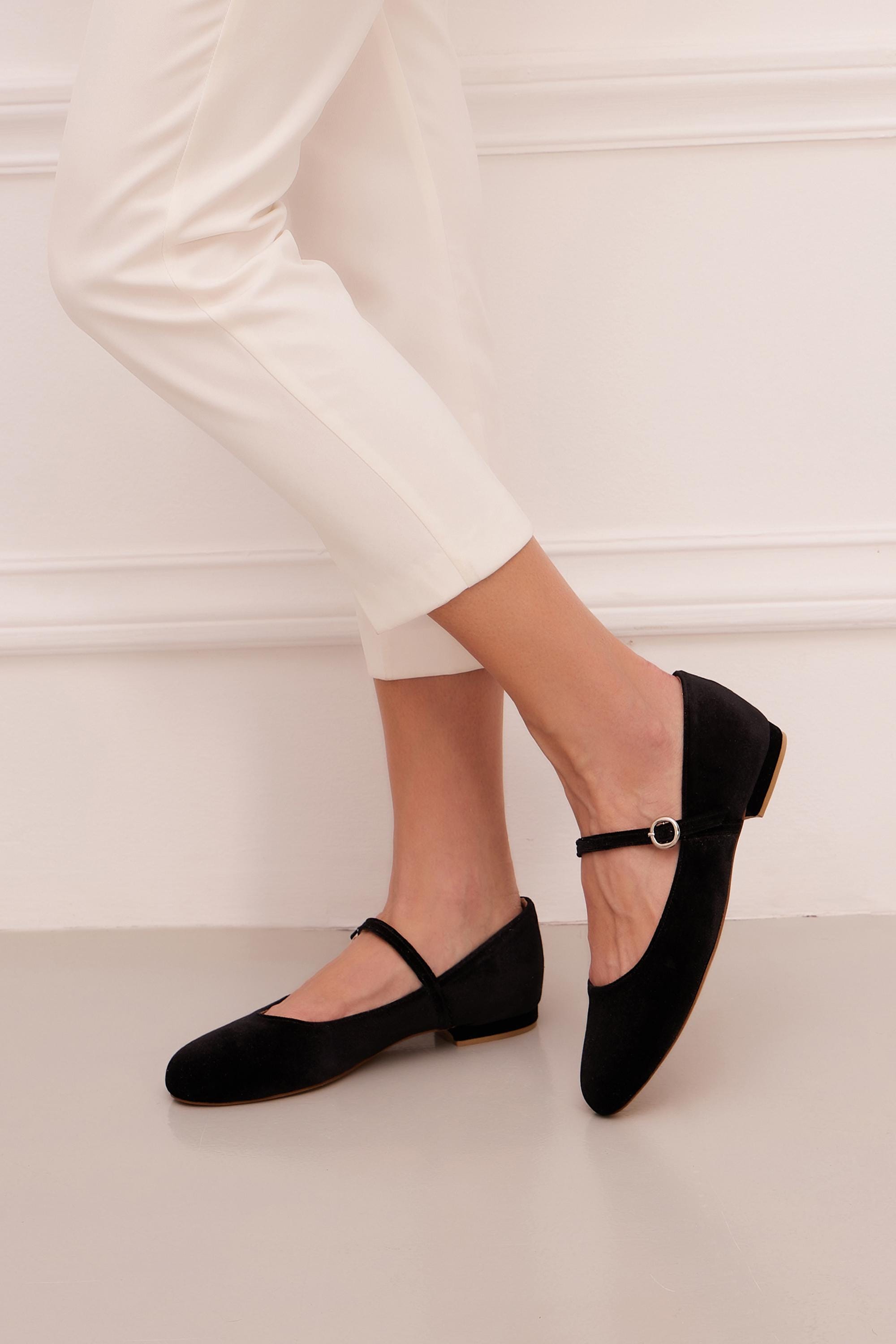 Black Flats Women Comfortable Rhinestone Accent Leather Ballet