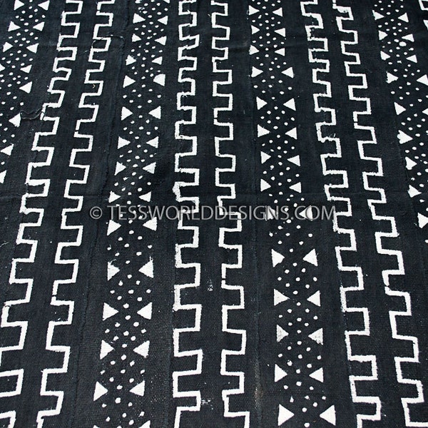 Original Mud cloth fabric , African cloth ,Handcrafted ,Mali cloth , African mudcloth , made in Mali ,  Black and White ,  MC159