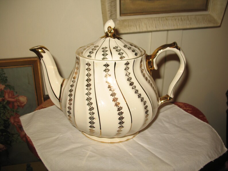 Sadler teapot 1940 vintage. White and gold teapot. Tea Etsy
