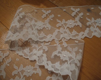 Vintage white lace. Fine lace, border, trim, embroidery.