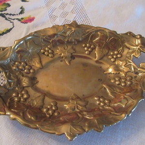 Brass tray vine leaf and grapes Solid brass for jewelry Service dish Decoration