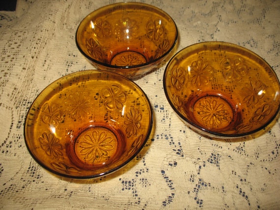 3 amber Vereco.Vintage soup or Salad bowls.