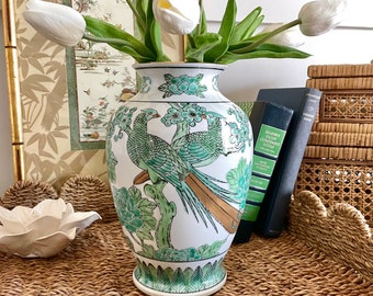 Vintage Green Imari Vase, Vintage Green Peacock Imari, Bookshelf Decor, Chinoiserie, Grandmillennial, Vintage Vases