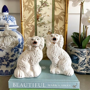 Vintage Mantle Dogs, Staffordshire Style Vintage pups, Porcelain Spaniels, Chinoiserie, Mantle Dogs, Grandmillennial