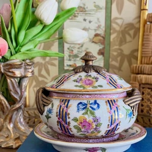 Vintage United Wilson box, JUWC Porcelain, Chinoiserie Jar, Antique dish set, Ormolu Vanity set