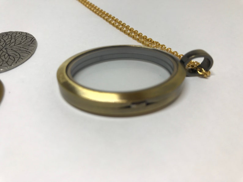 South Hill Designs Mialisia Oval Lockets WOval Screens Origami Owl Compatible