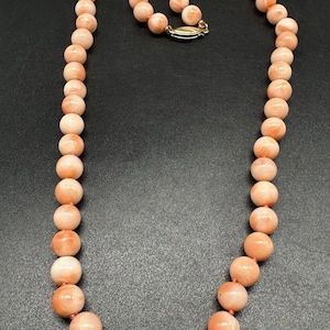 Vintage 14k Gold Angel Skin Pink Coral Elegant Beaded Necklace 18in