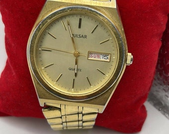 pulsar quartz watch
