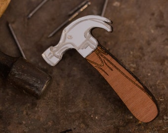 Hammer brooch, tools pin badge perfect for father's day, carpenters, lumberjacks, builders