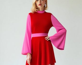 Vestido de gasa estilo años 70, minivestido retro semitransparente de gasa rosa y roja con mangas acampanadas, vestido disco de los años 70, vestido con bloques de color.