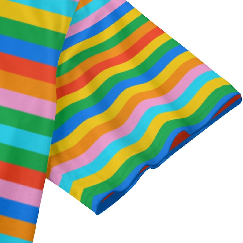 Öko-T-Shirt, Bio-T-Shirt für Männer, Regenbogen-Streifen-Shirt, V-Ausschnitt-T-Shirt, LGBTQ Pride Top, Nachhaltige Mode, Öko-Top Bild 6