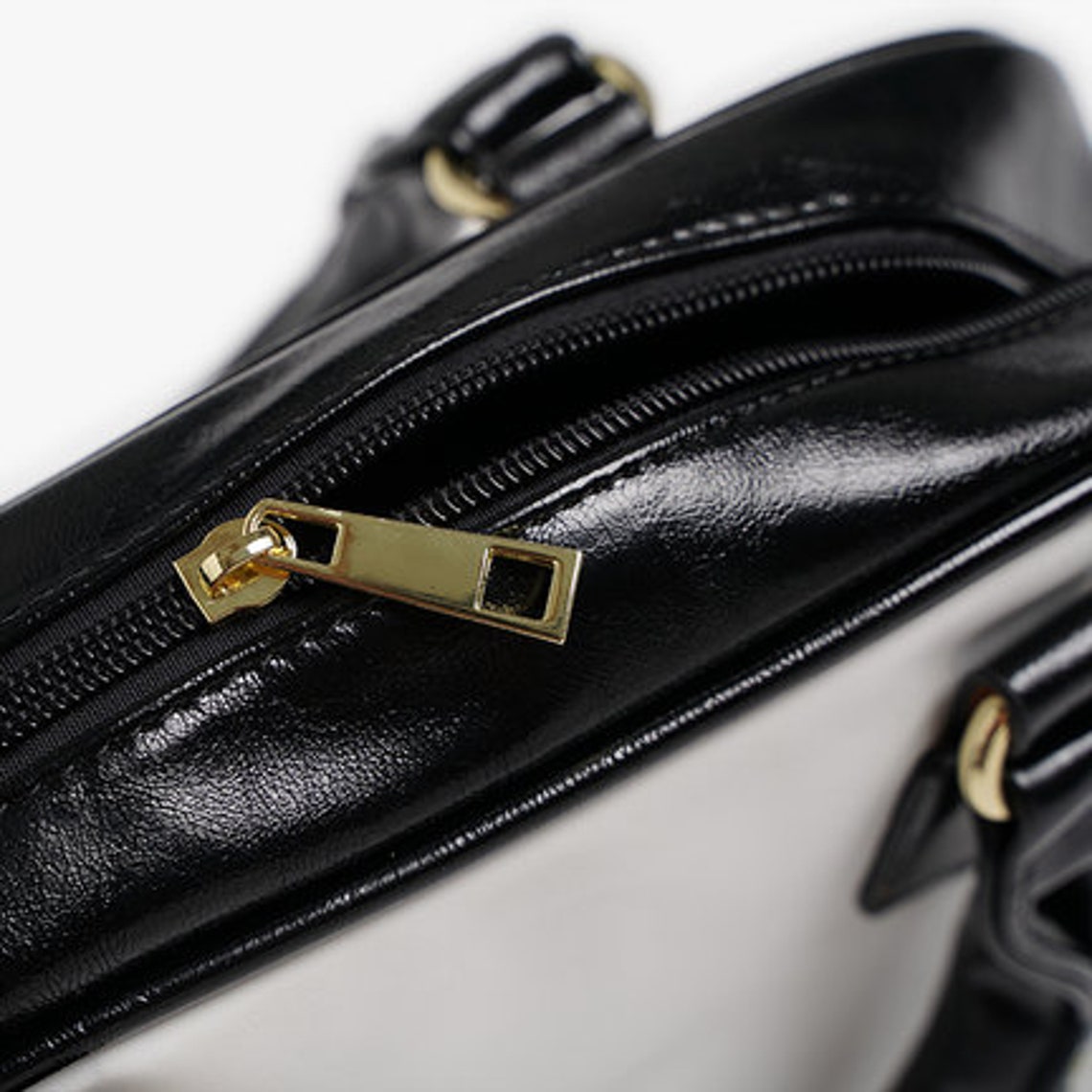 70s Leather Handbag| Vintage White Pursebag| Retro Minimalist Shoulderbag