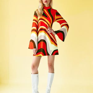 70s dress style, bell sleeve dress, groovy dress, funky 70s disco dress, chiffon dress, abstract dress 70s, retro tent dress, retro 70s dress style, 70s style dress