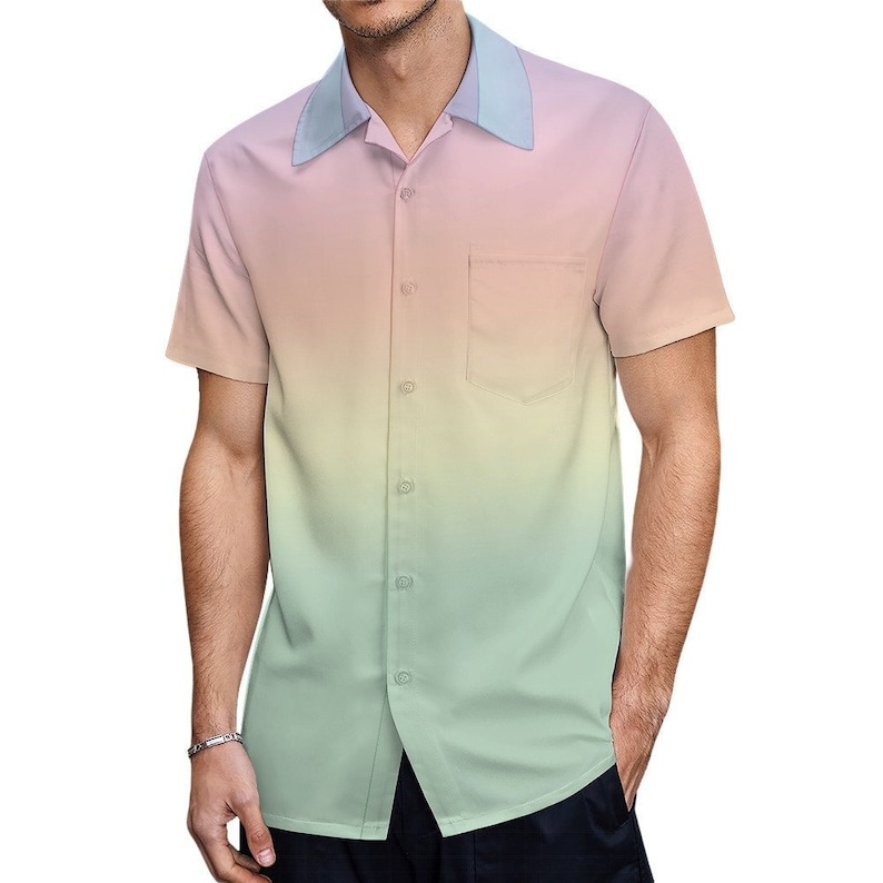 Puede incluir: Una camisa de manga corta con botones y un patr&oacute;n degradado en tonos rosa, amarillo y verde.
