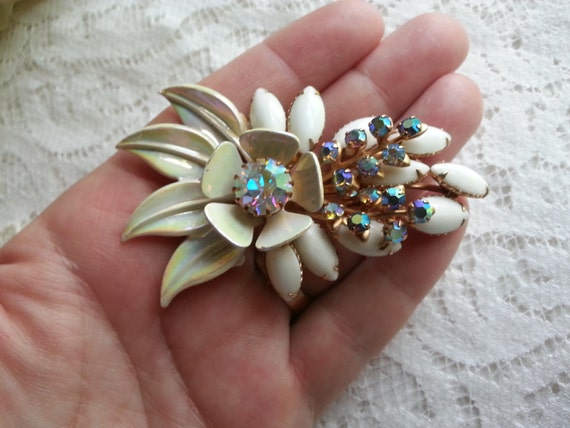 VINTAGE Floral Brooch Bridal Sash Brooch Milk Sto… - image 3